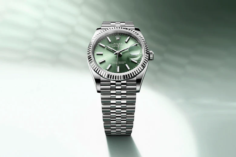 This Month's Luxury Item Prize